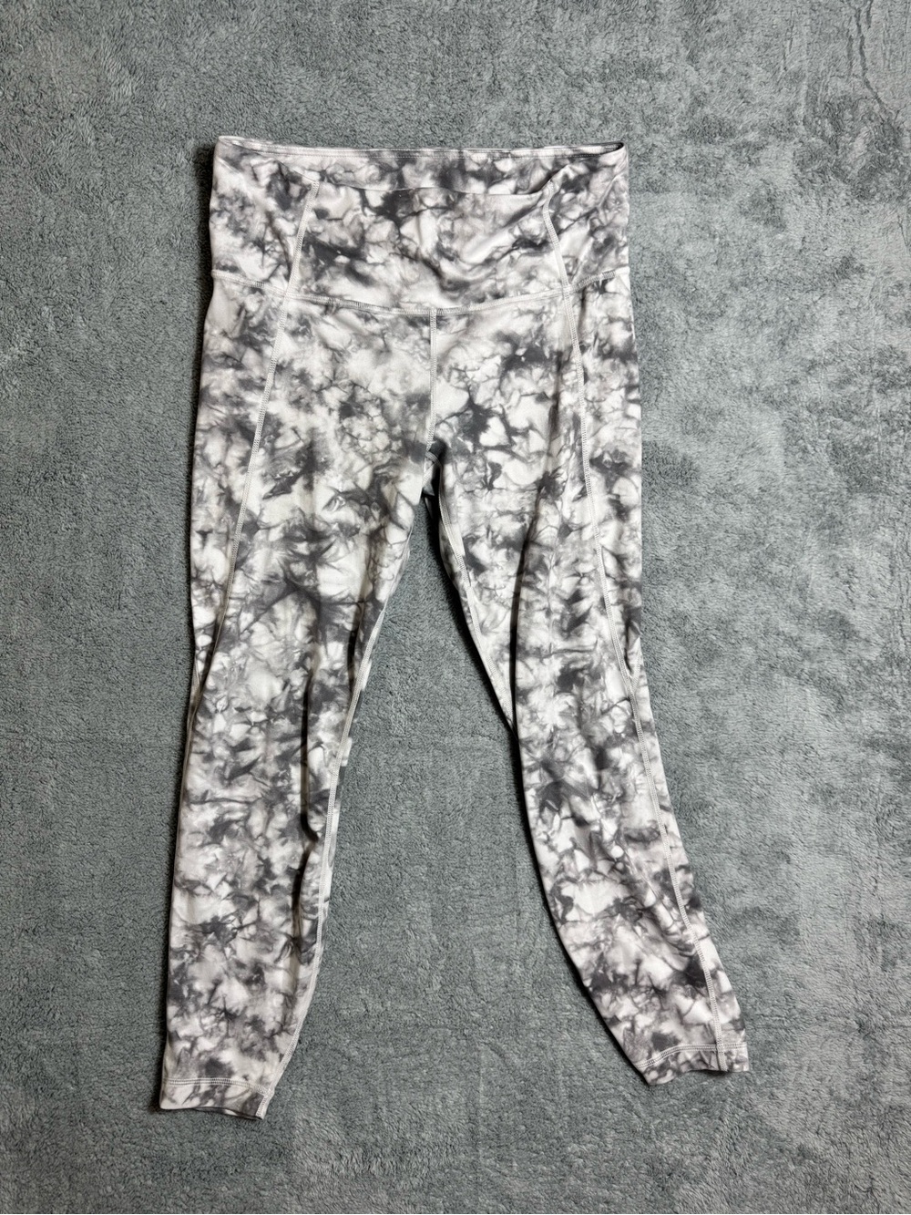 Athleta Women’s Gray White Marble Print yoga Athletic Leggings Medium